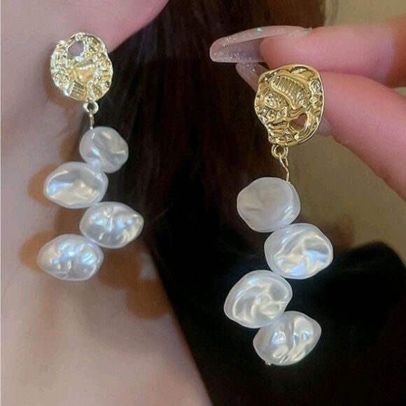 White Baroque Pearl Drop Earrings - Picture 1 of 6